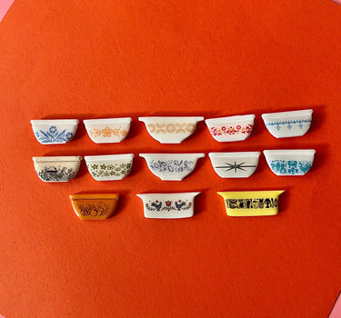 Dainty Comet Magnets