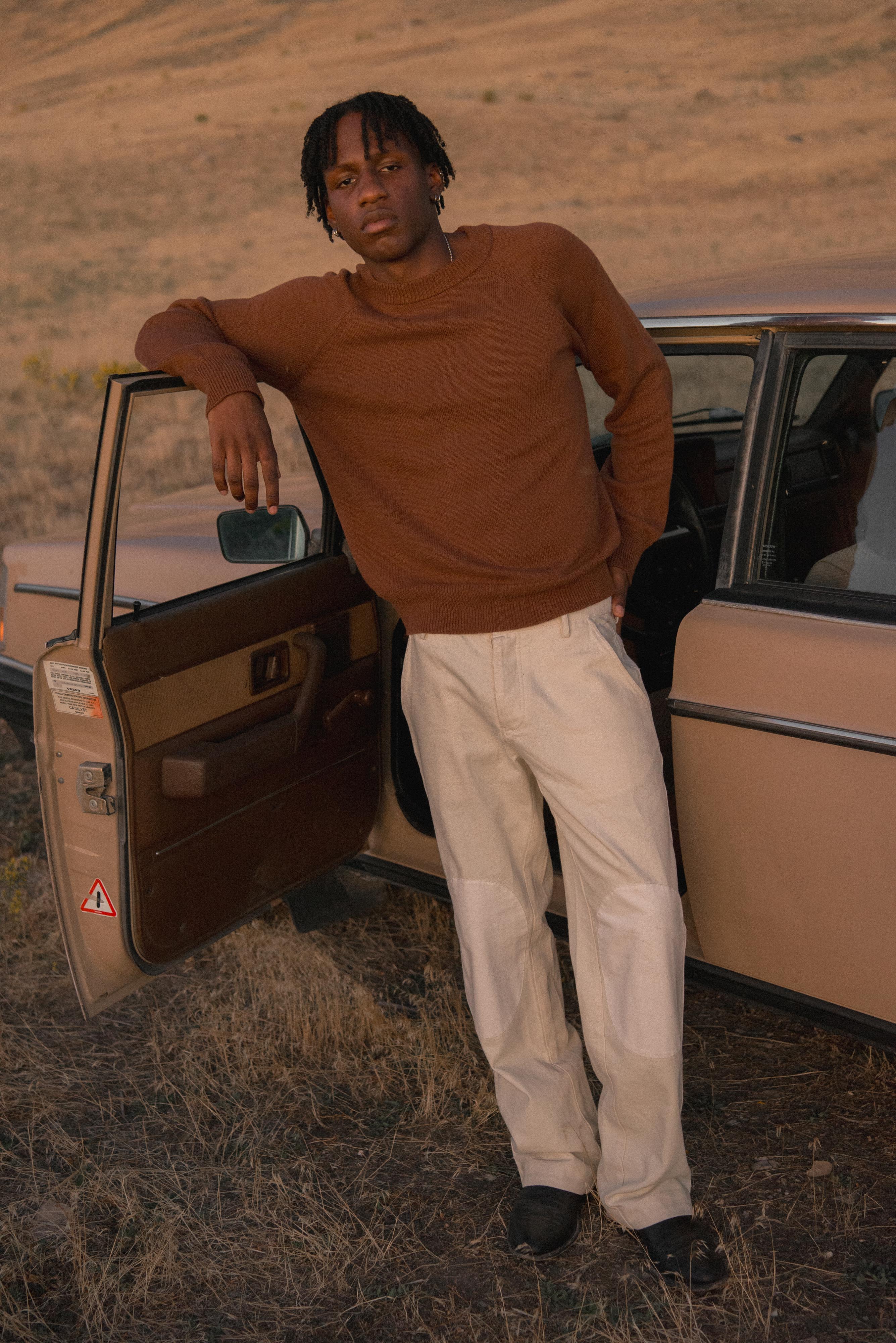 Johnny Sweater (Pre-order)