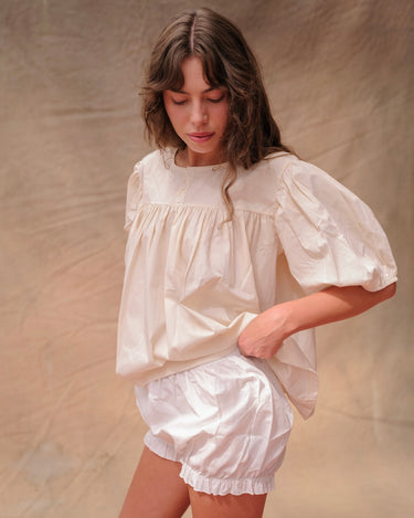 Emmylou Blouse in Crema – sønderhaus