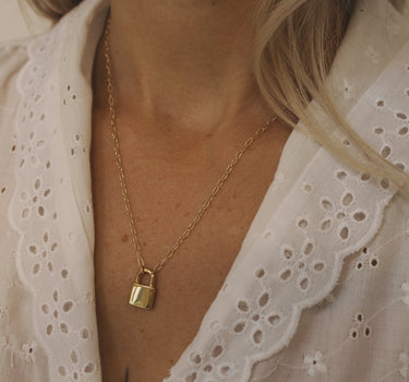 Holmes Necklace