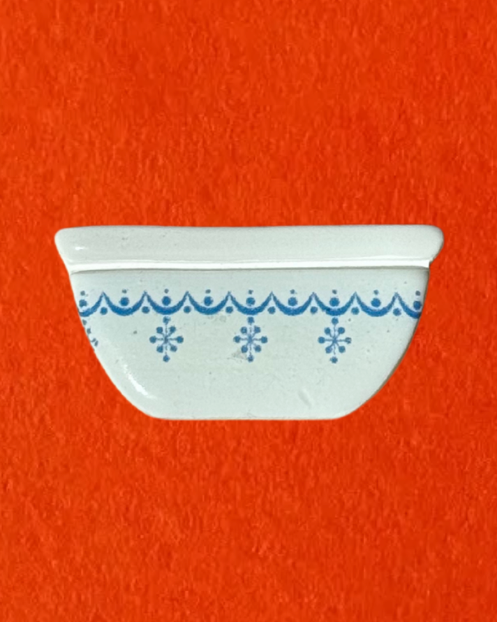 Dainty Comet Magnets